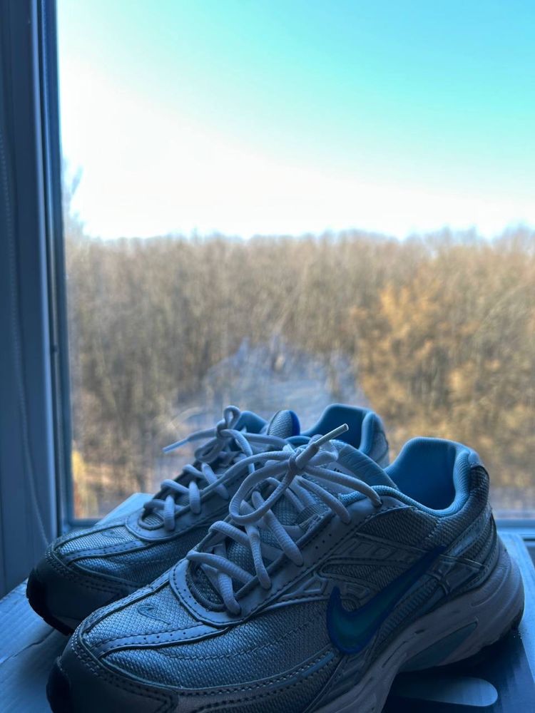 Кроссовки Nike initiator