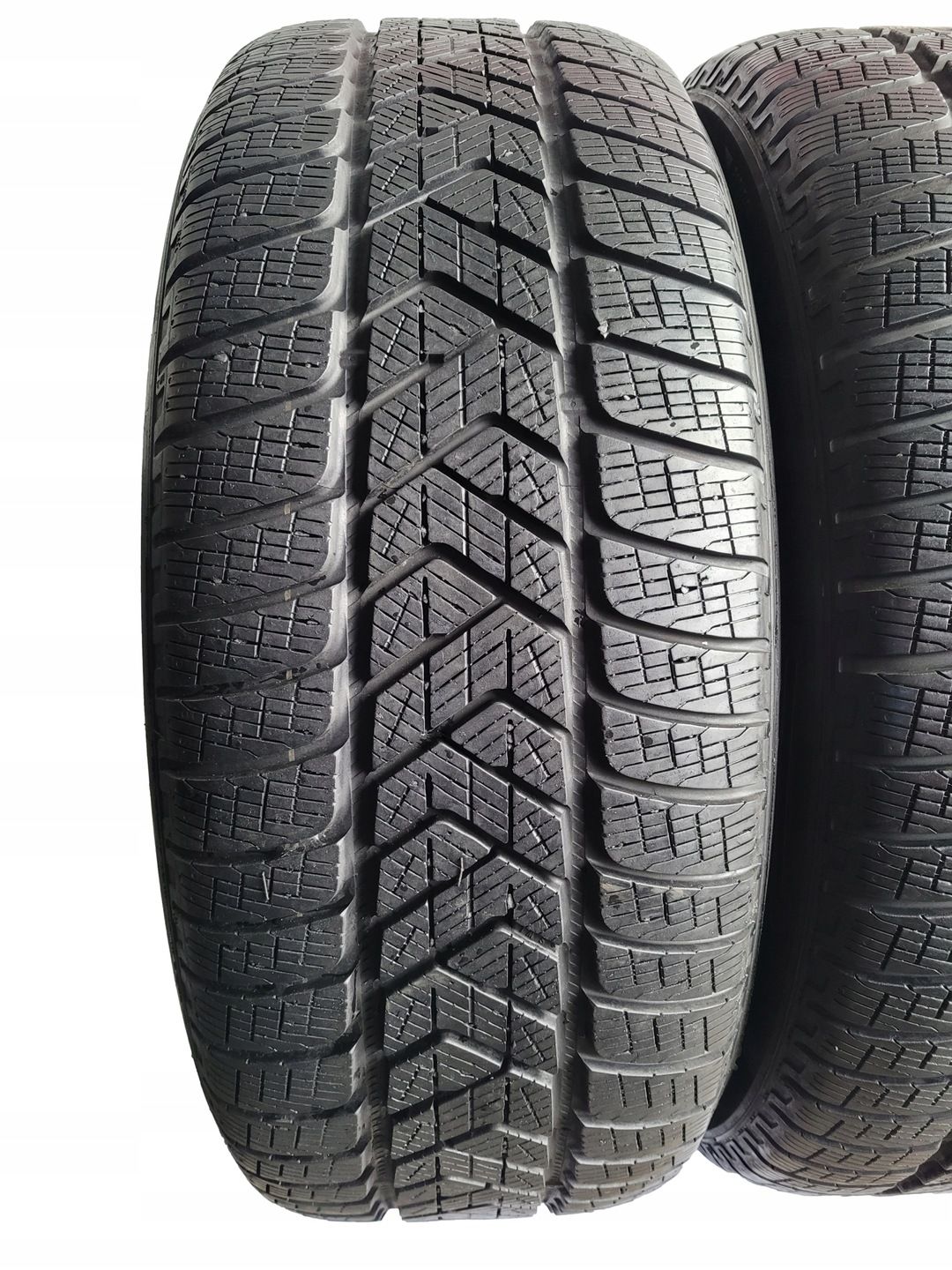 Pirelli scorpion winter 235/55 R19 101H run flat