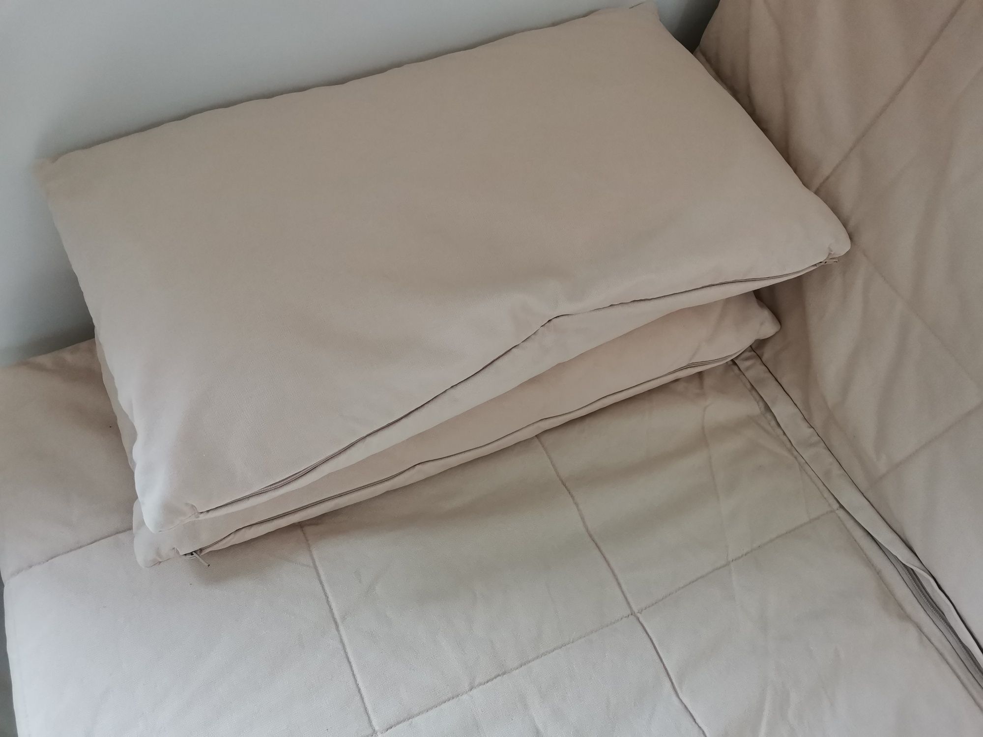 Narzuta, pokrowiec na łóżko i 2 poduszki Ikea Czarna
