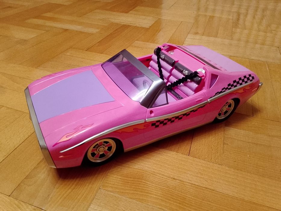 Duży samochód dla lalek