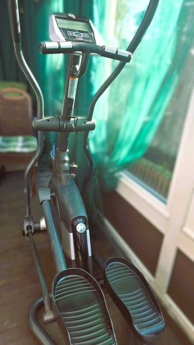 Profesjonalny orbitrek Horizon Fitness Andes 5 – stan bardzo dobry.