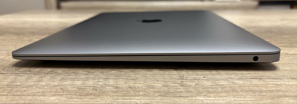Макбук Apple MacBook Air 13" 2020 M1 16/256 Space Gray