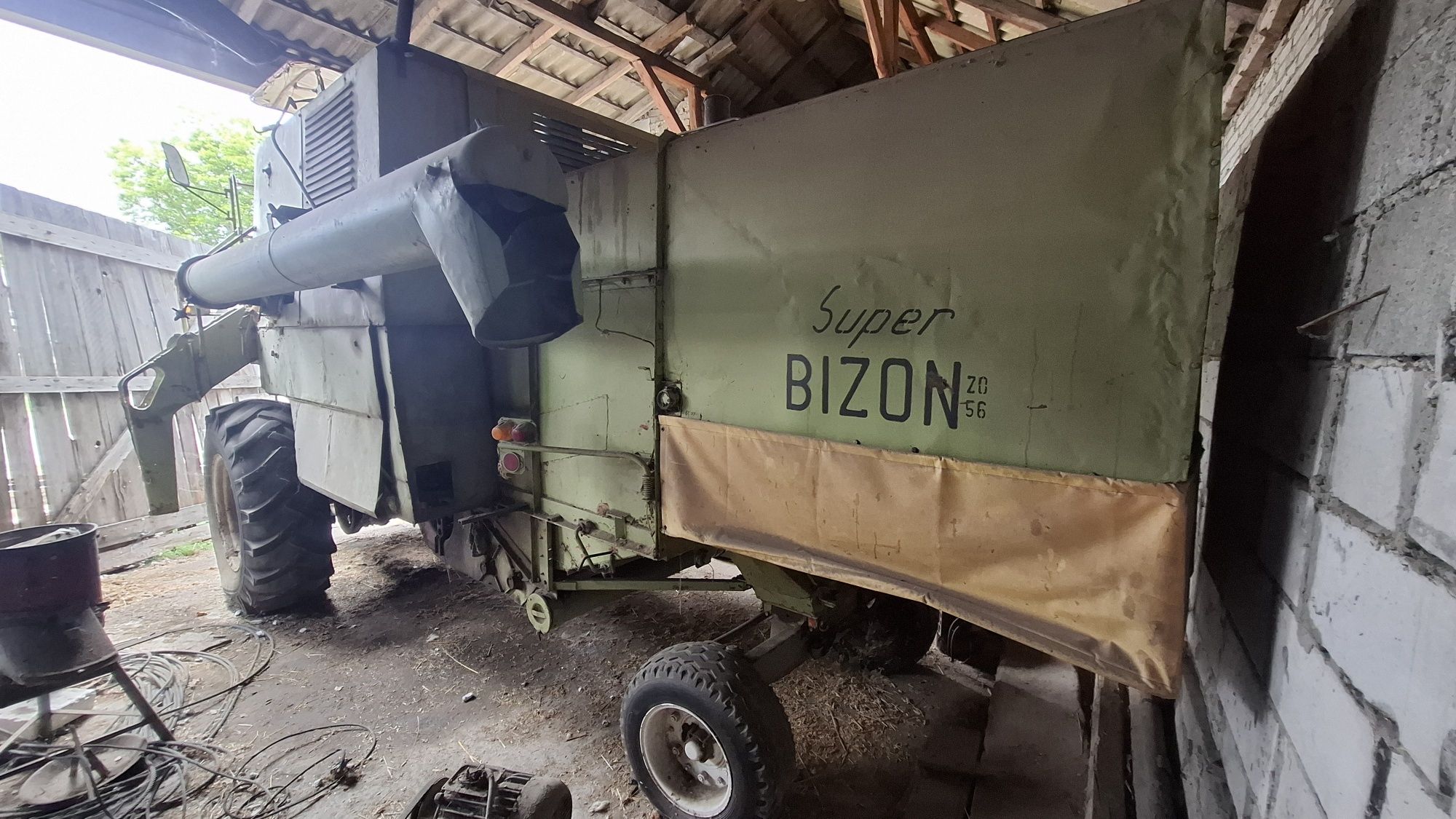 Kombajn Bizon ZO56 Rolland 44