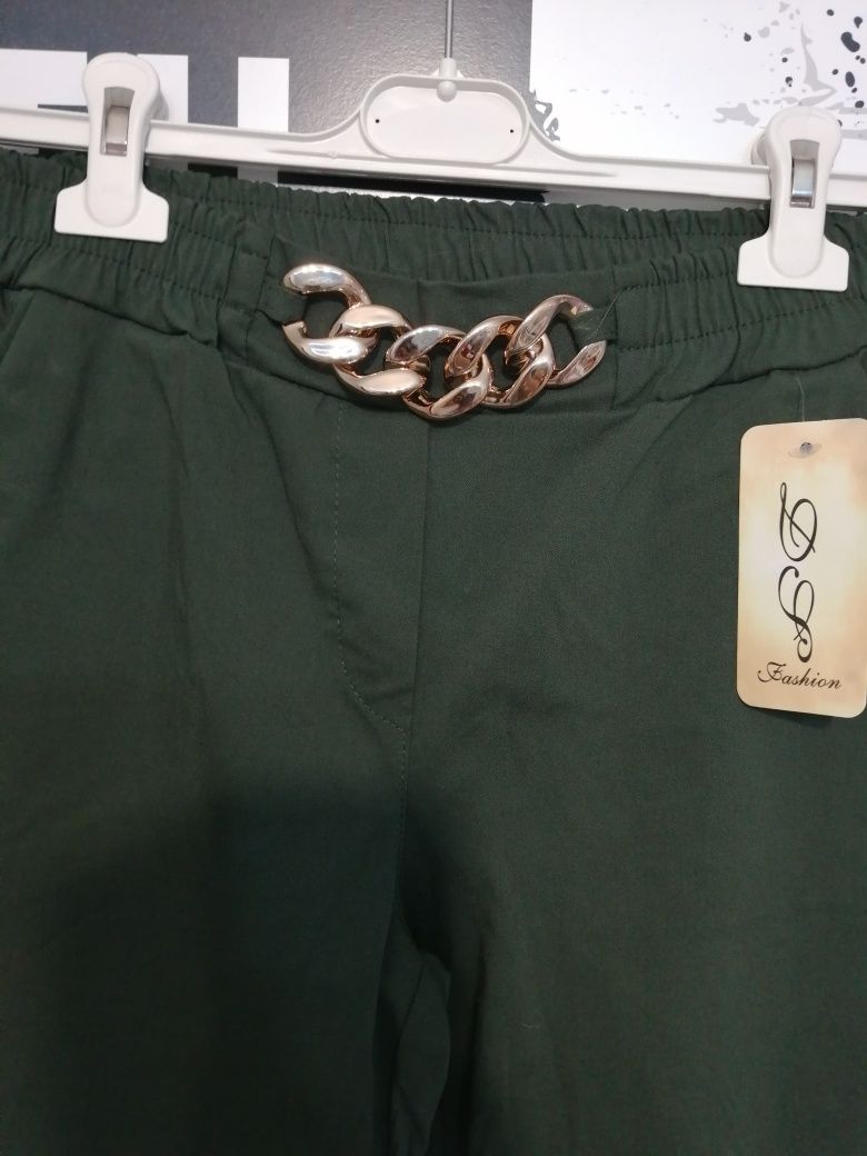 Spodnie khaki z łańcuchem
