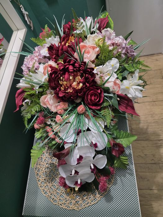 Bardzo ładne wiązanki na cmentarz Kraków