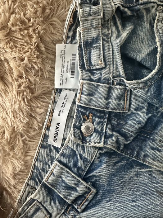 Джинси BERSHKA 36р