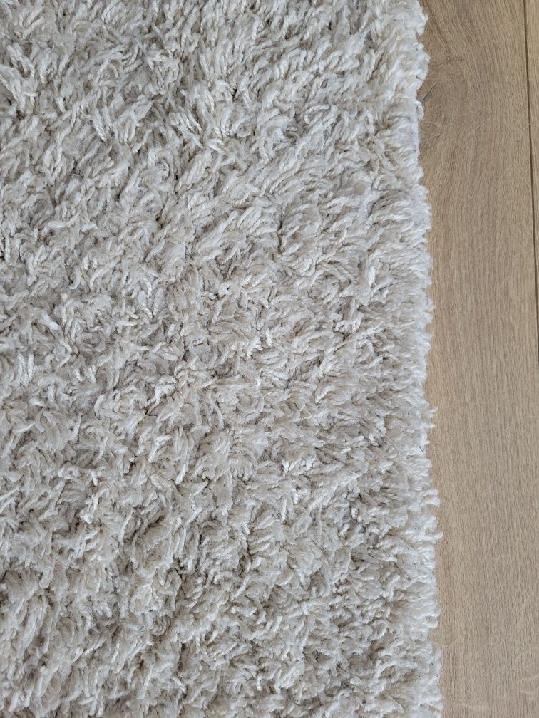 Kremowy dywan 1,20 x 1,60 m