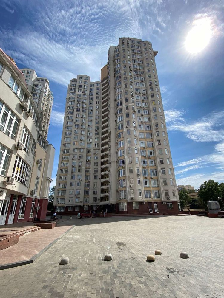 Французский бульвар! 95 м2. Две Спальни! Новый ремонт!