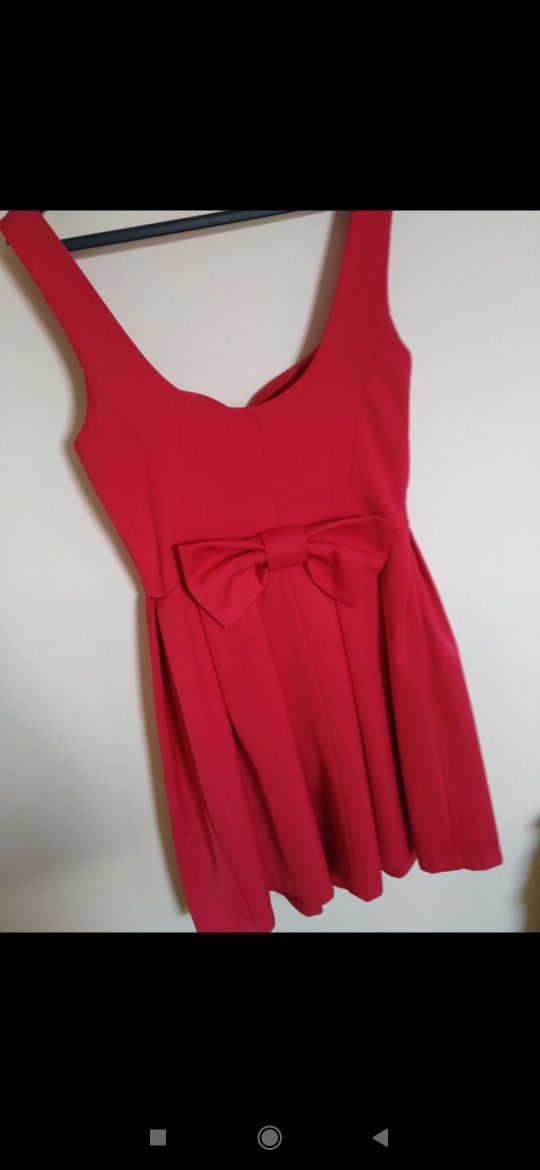 NOWA z metką Czerwona sukienka na grubych ramiączkach Reserved