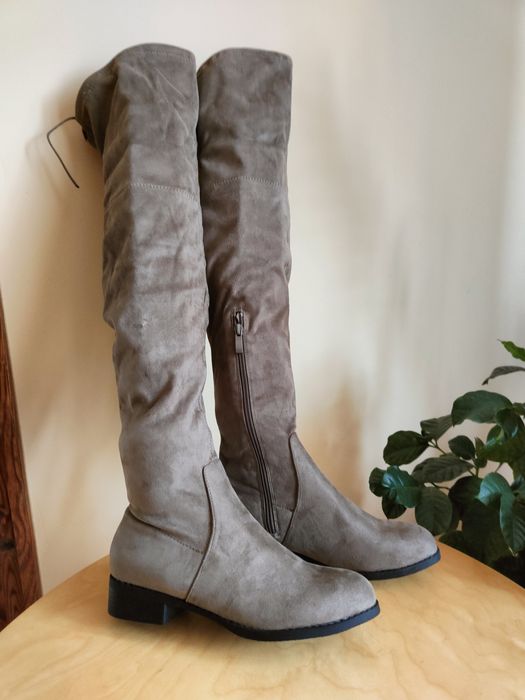 Kozaki zamszowe za kolano r. 39