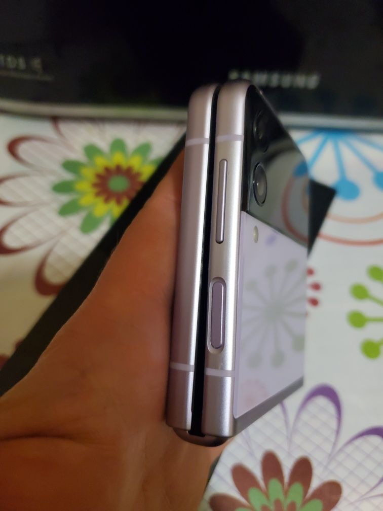 Samsung Galaxy Z flip 3! 5G 8/256GB як Новий!