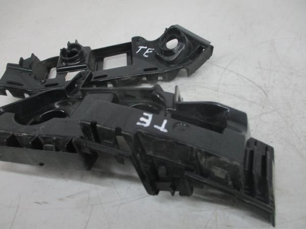 Guia de pára-choques trás direita VOLKSWAGEN Polo (AW1)