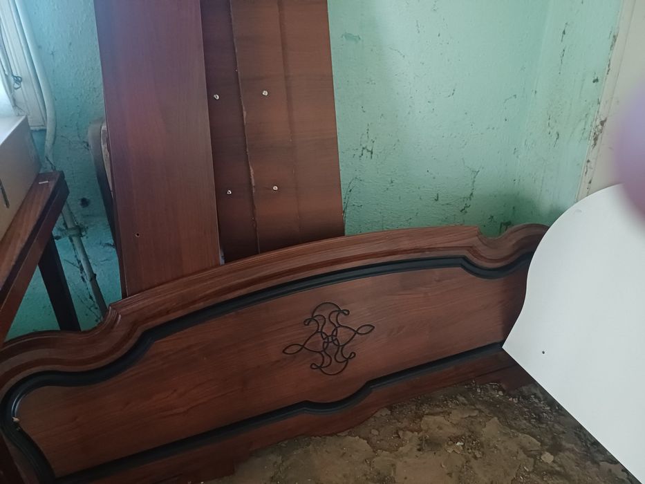 Продаж б/у ліжко матрас каркас 160/200