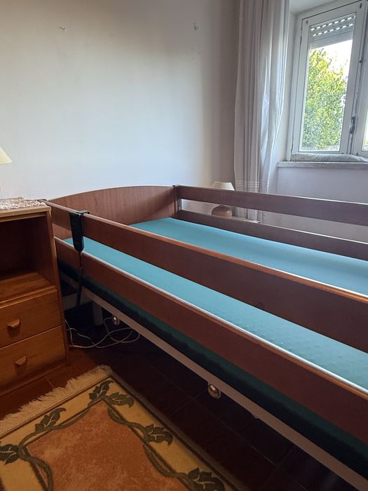 Cama Articulada Semi-Elétrica Supreme Com Colchão Visco