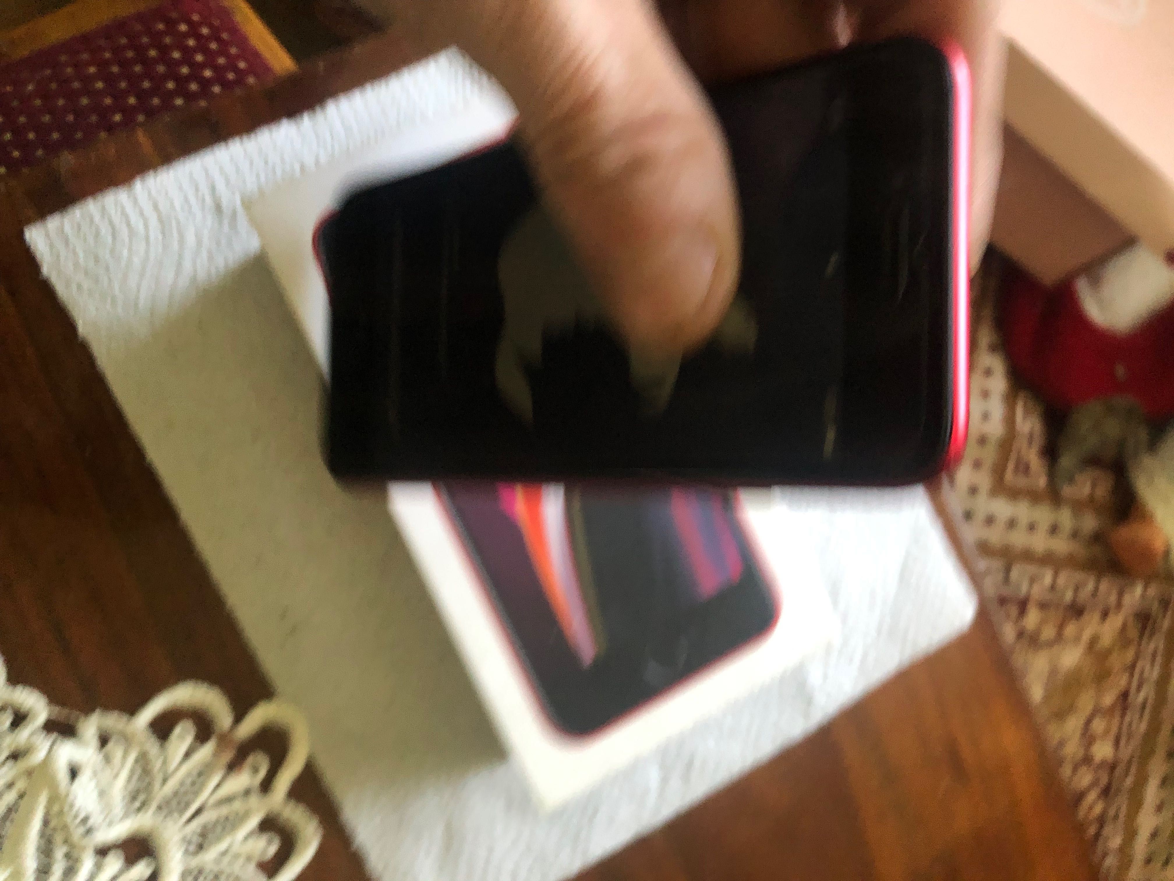 Na części zablokowany iPhone SE 2020 A2296 super wyglad wersja RED