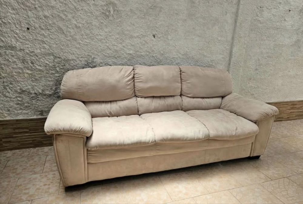 Sofá beje em bom estado