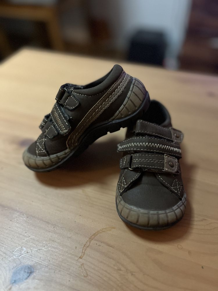 Buty wiosenne Mothercare 21,5