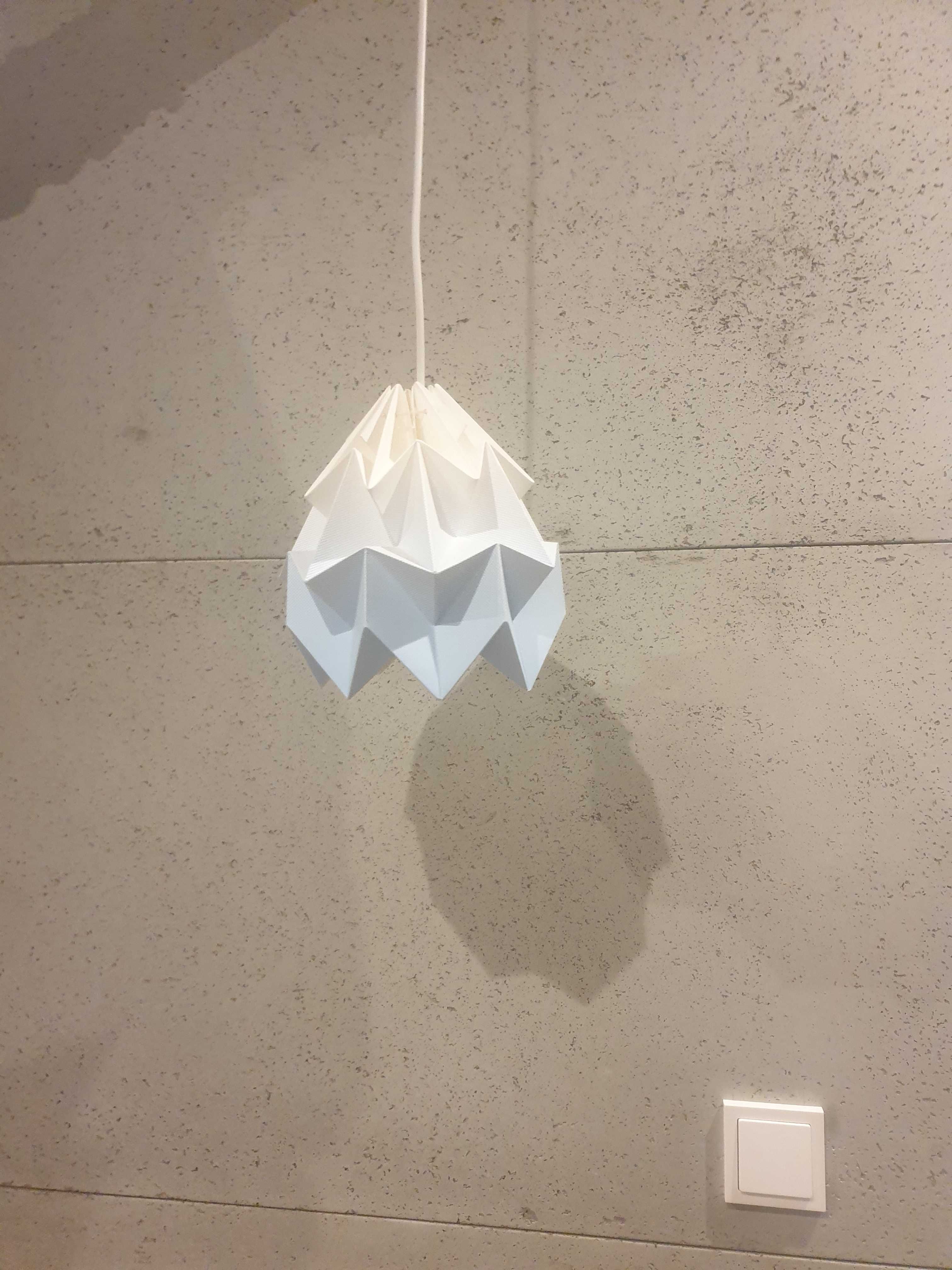 Lampa sufitowa origami oryginalna w 3 kolorach w b. dobrym stanie!