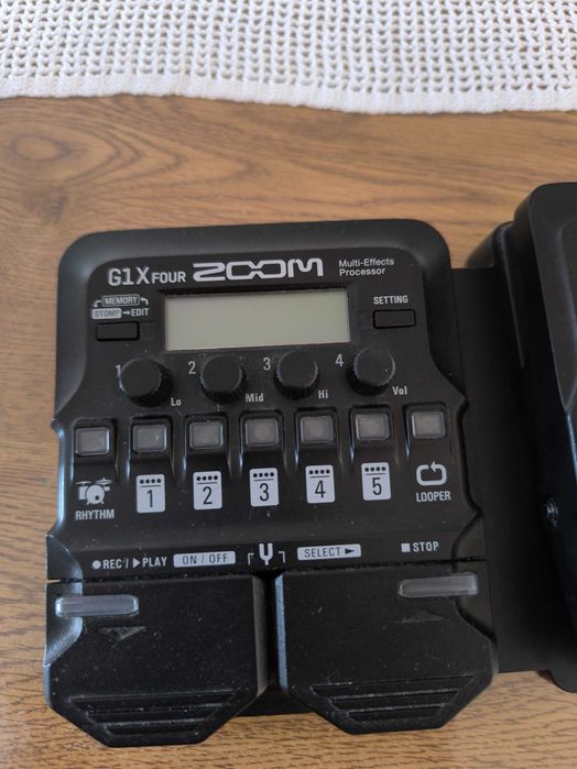 Pedaleira Zoom G1X FOUR
