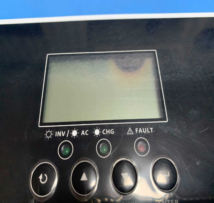 Гибридный солнечный инвертор 3 кВт 48 В (Off-Grid / Grid-Tie) MPPT б/у