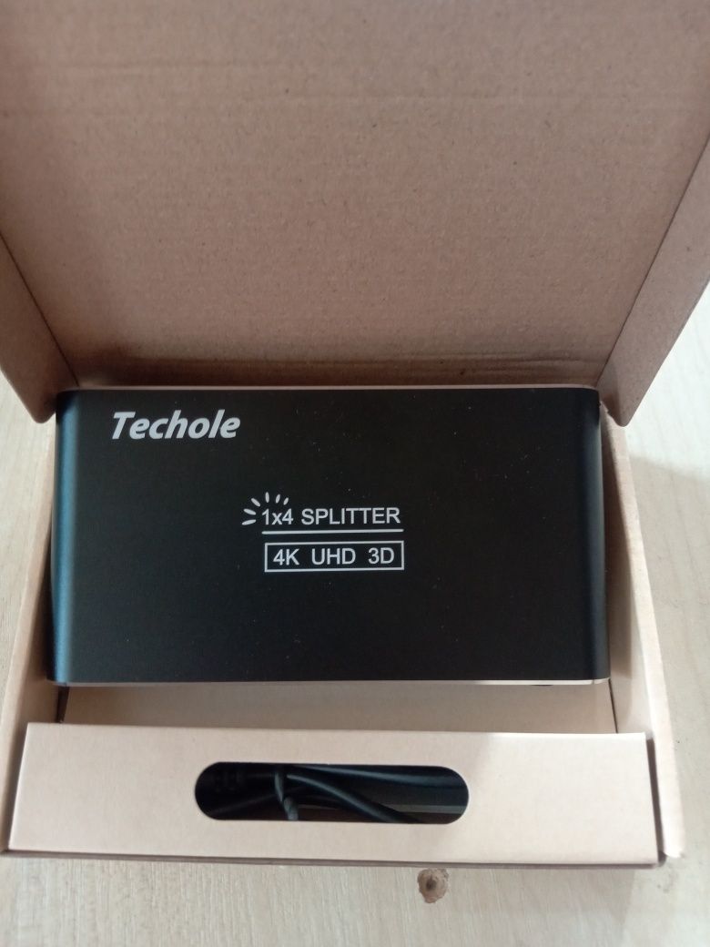 Splitter Techole HS104-BK, rozdzielacz HDMI