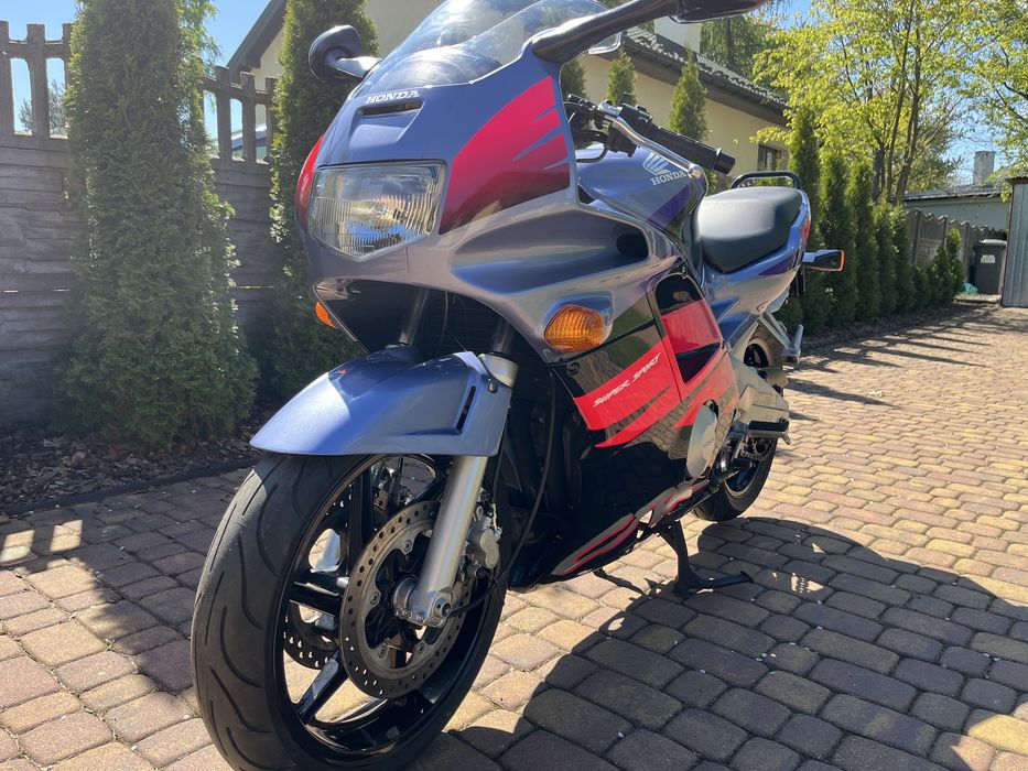 Honda Cbr 600 f F2 PC25