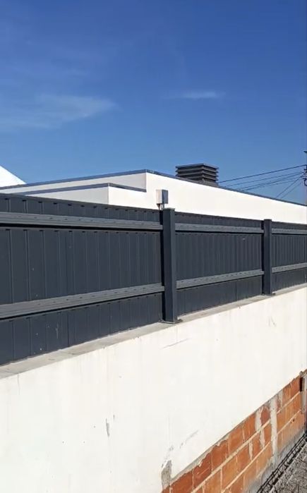 Vendo vedaçao de muro