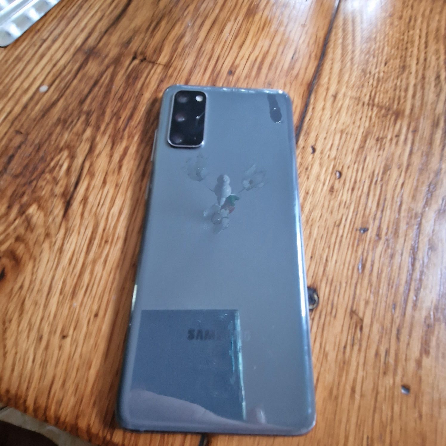 Samsung S20 sprzedam sprawny caly czas urzywany cena 400 zl