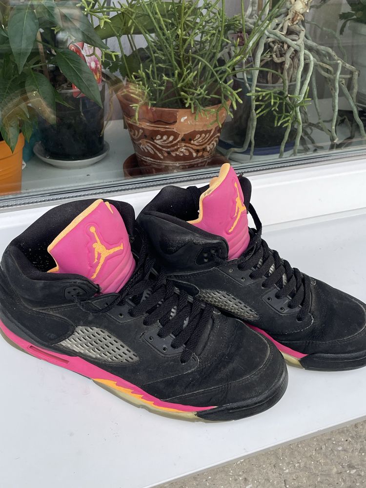 Jordan 5 retro.