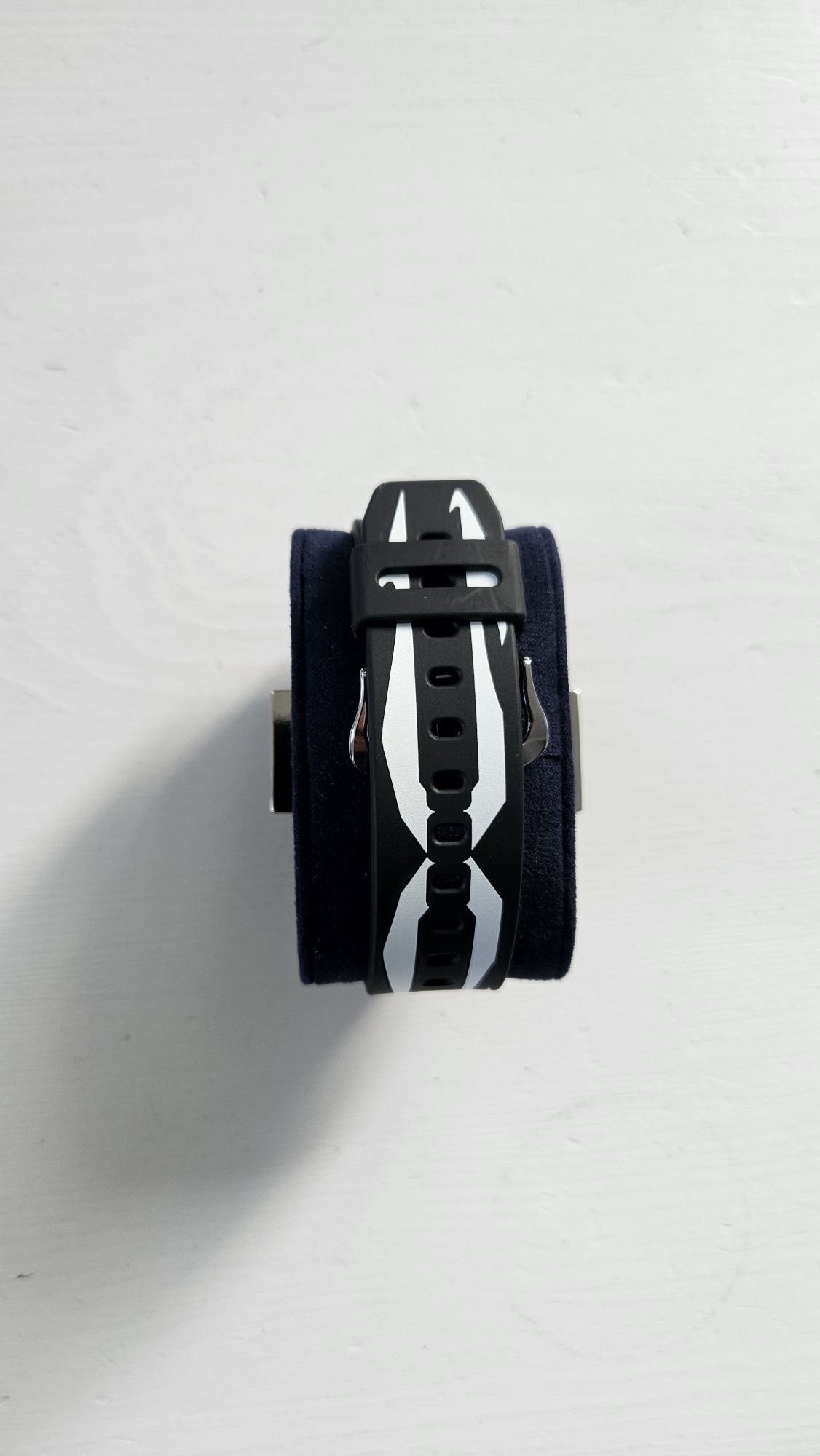 PRO8L3M G-Shock 1/100