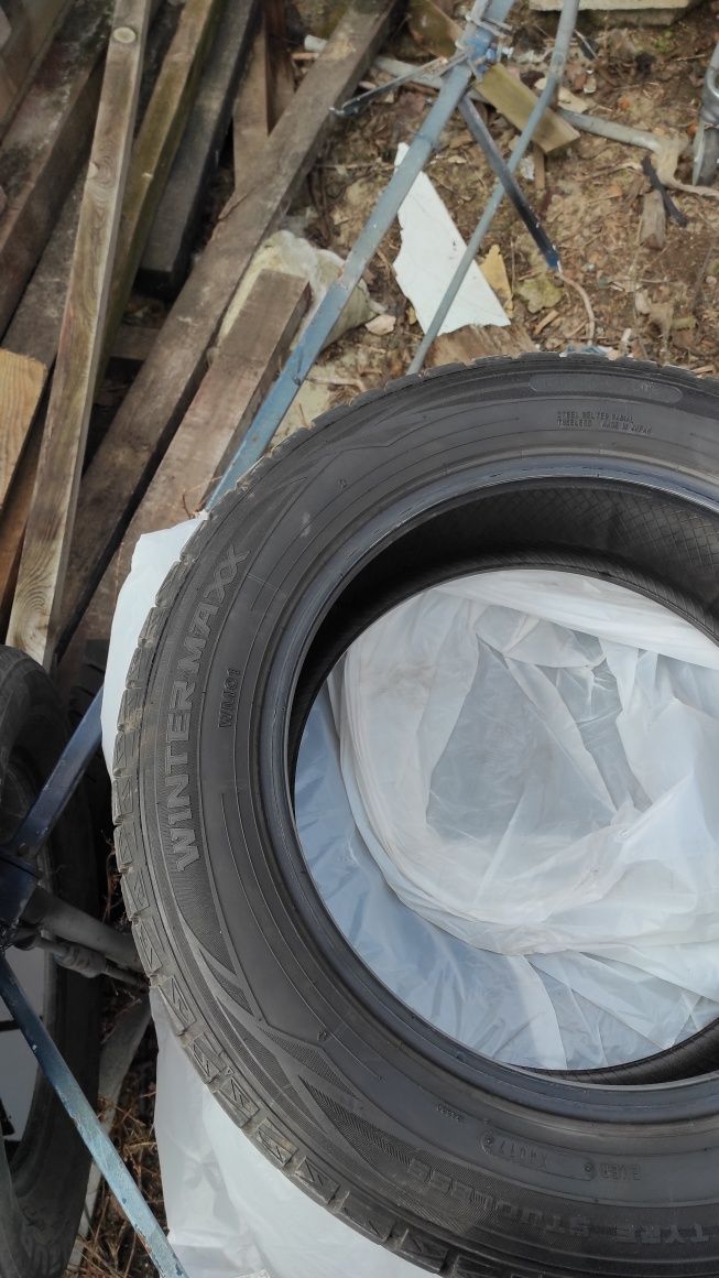 Продам  резину 215/60R17