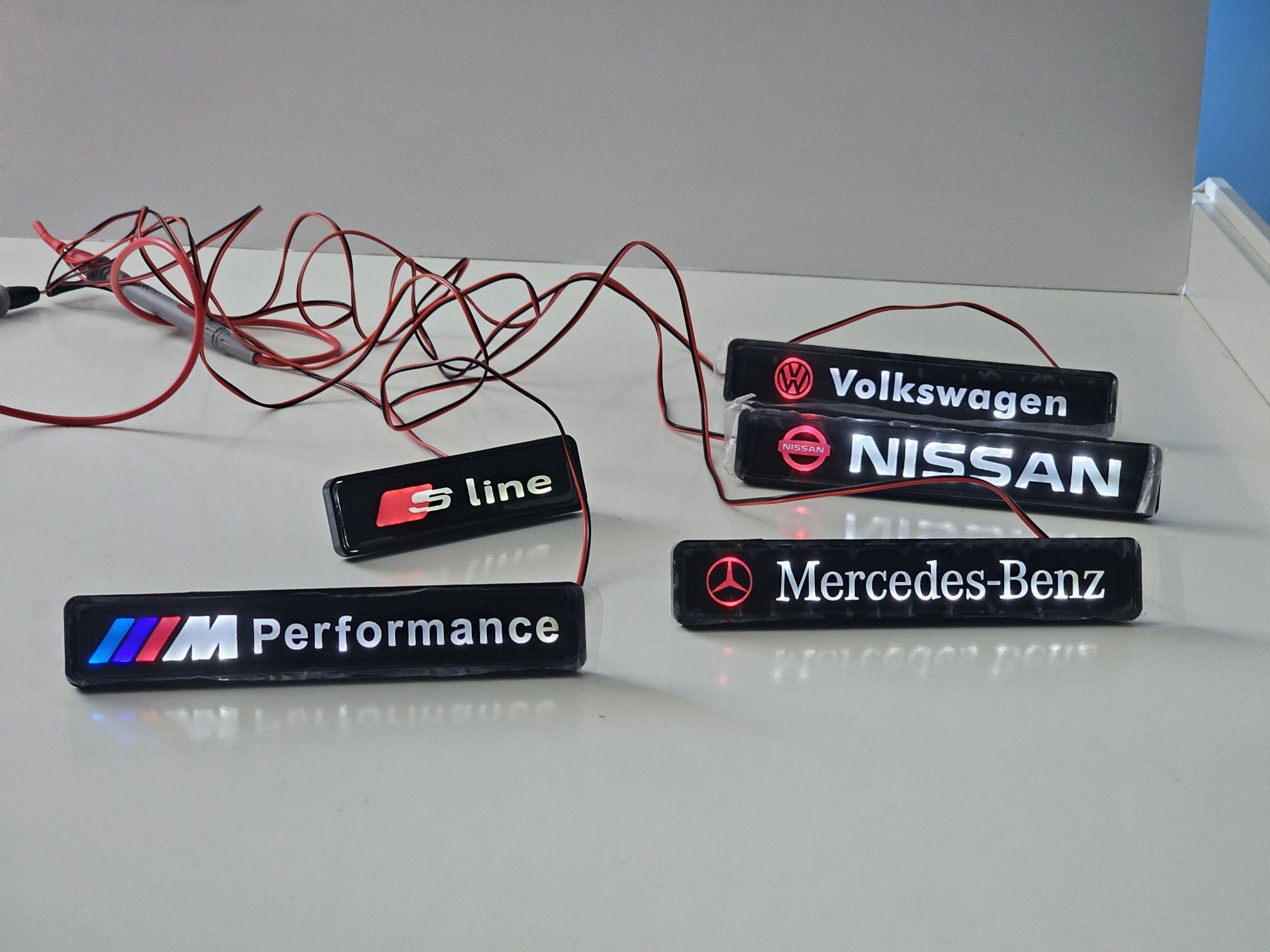 Emblemas LED para Grelha Frontal ou Interior