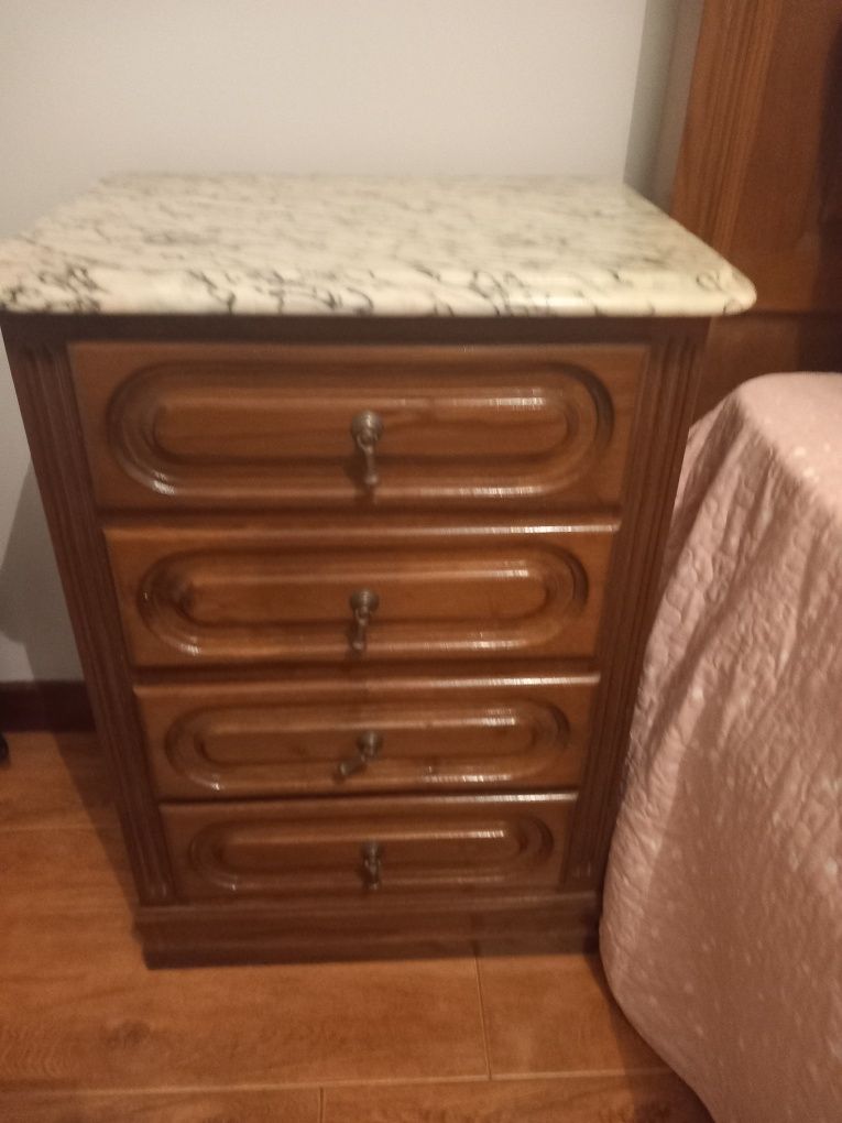 Quarto completo com móvel