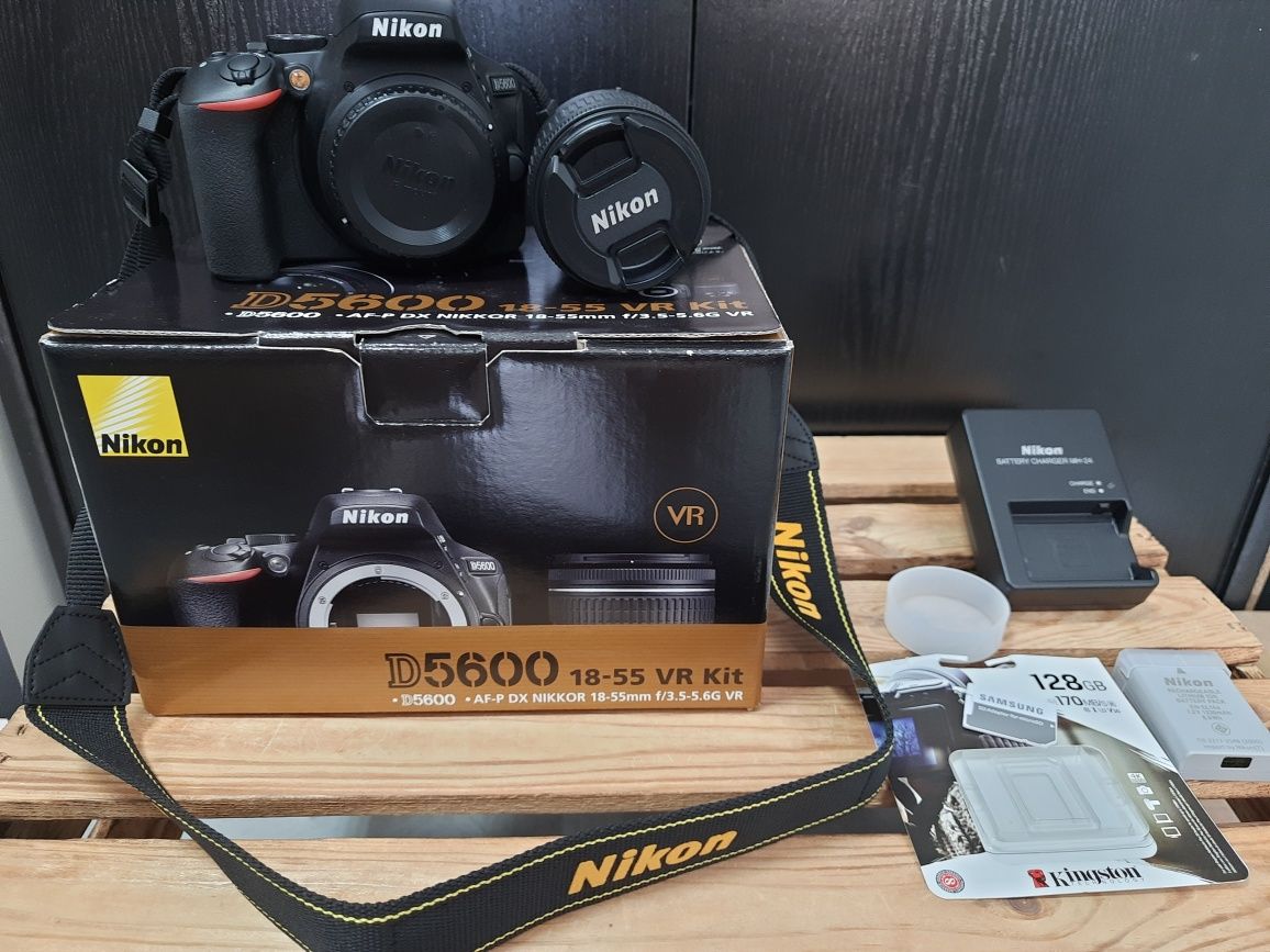 NOWY Aparat lustrzanka Nikon D5600 18 do 55 VR Kit + 128GB karta pamię