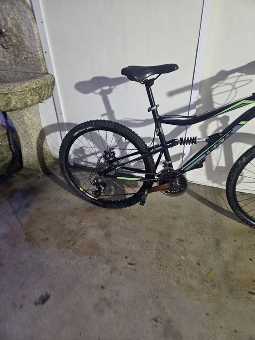 Vendo duas bicicletas de senhora e homem