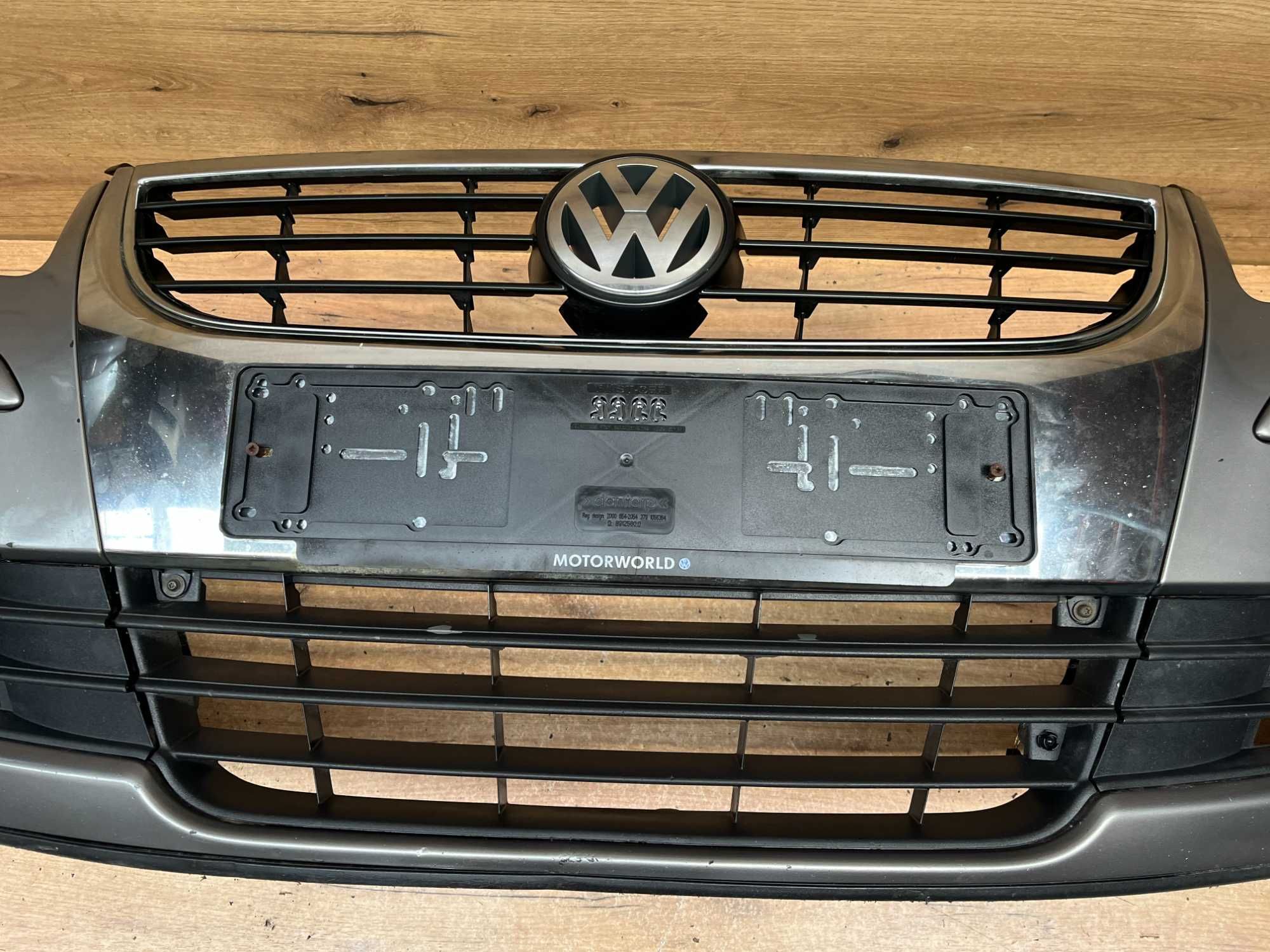 Zderzak przedni Volkswagen Touran Lift kolor ld7s