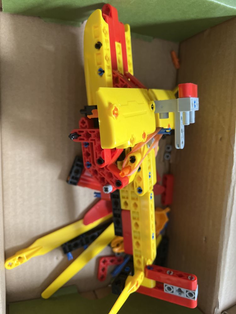 Helikopter typu lego - clementoni