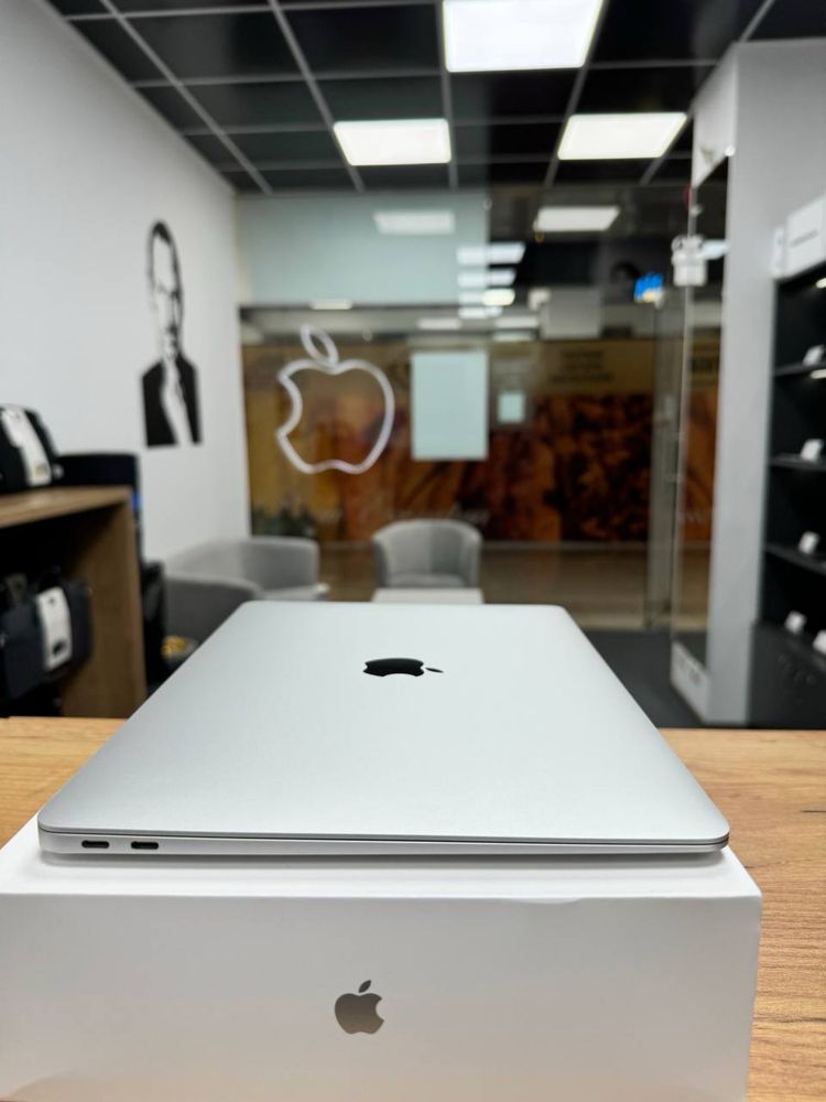 Macbook Air 2020 Silver (M1/16gb / 512 ssd) офіційна гарантія