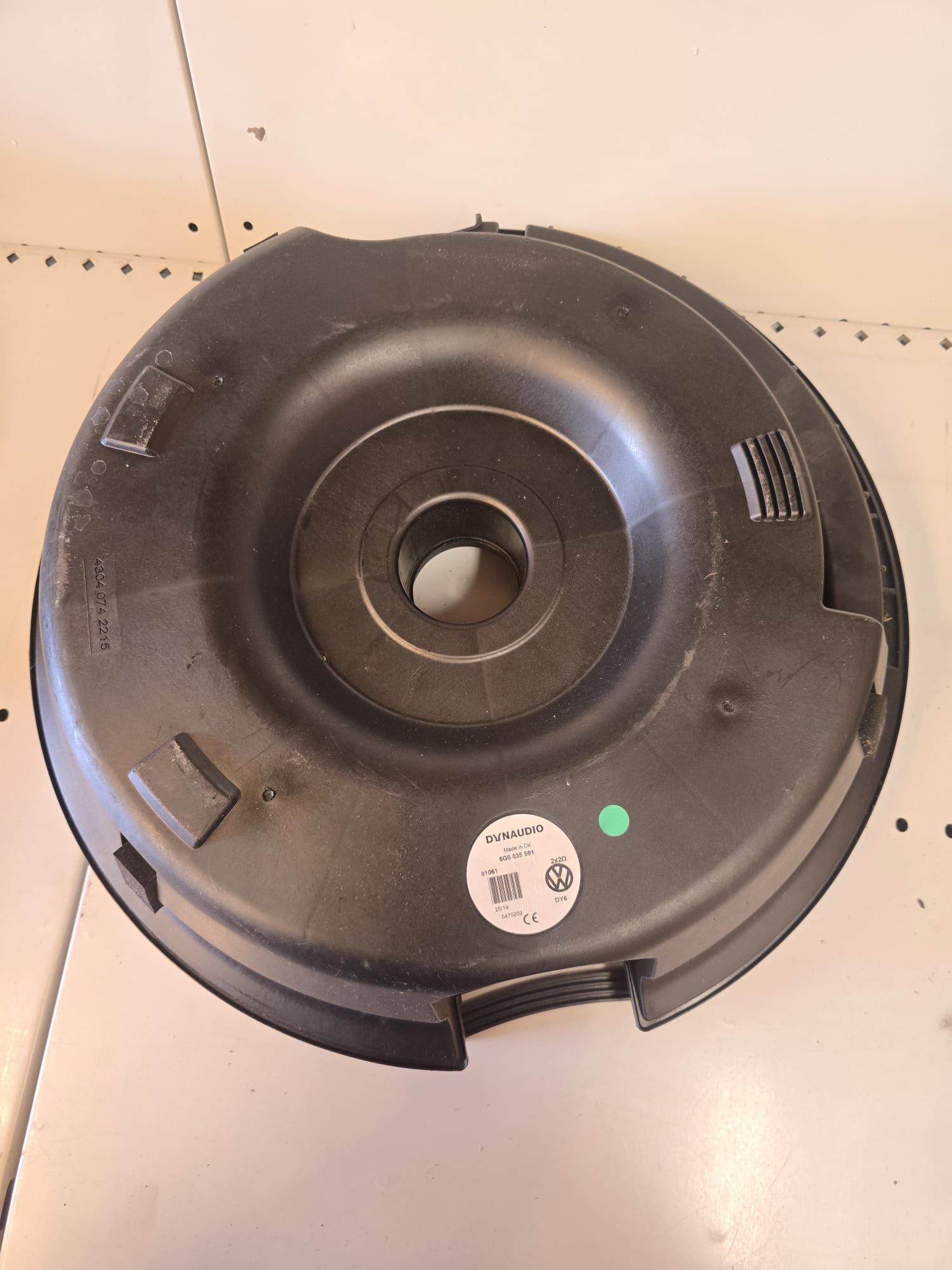 Subwoofer dynaudio passat b8 golf 7 arteon tiguan 2 5n