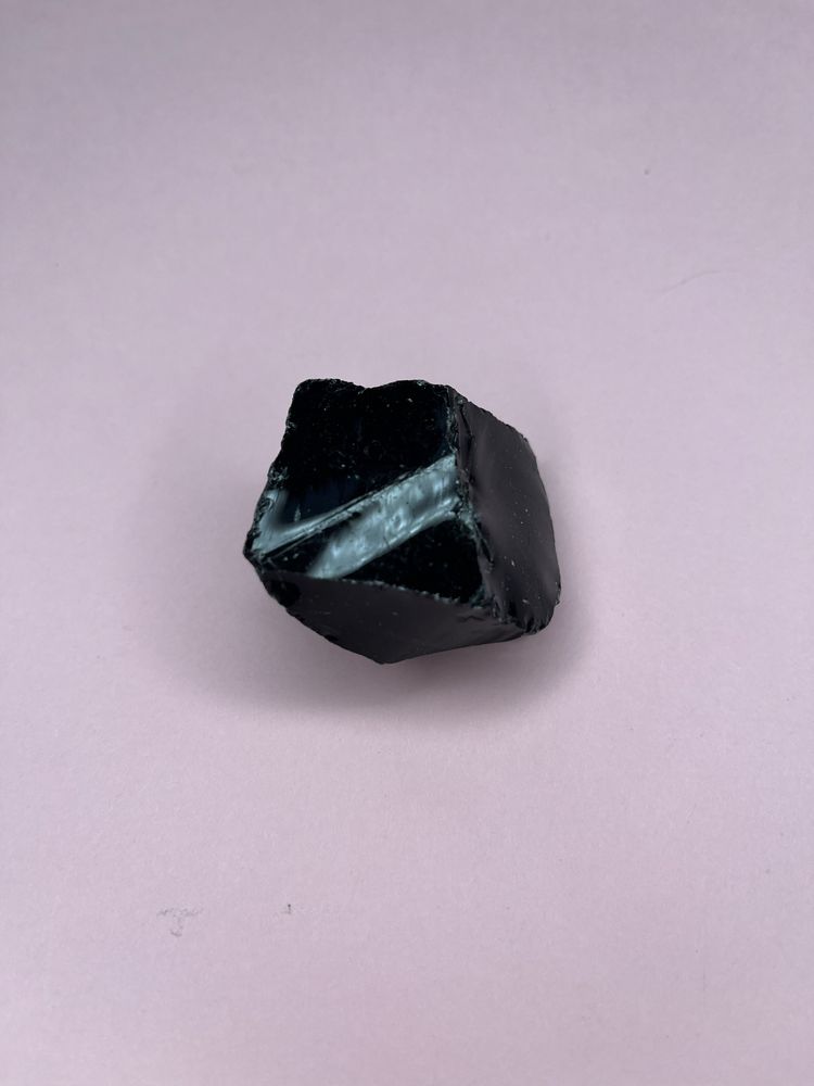 Obsydian bryłka kamień naturalny duży minerał kryształ