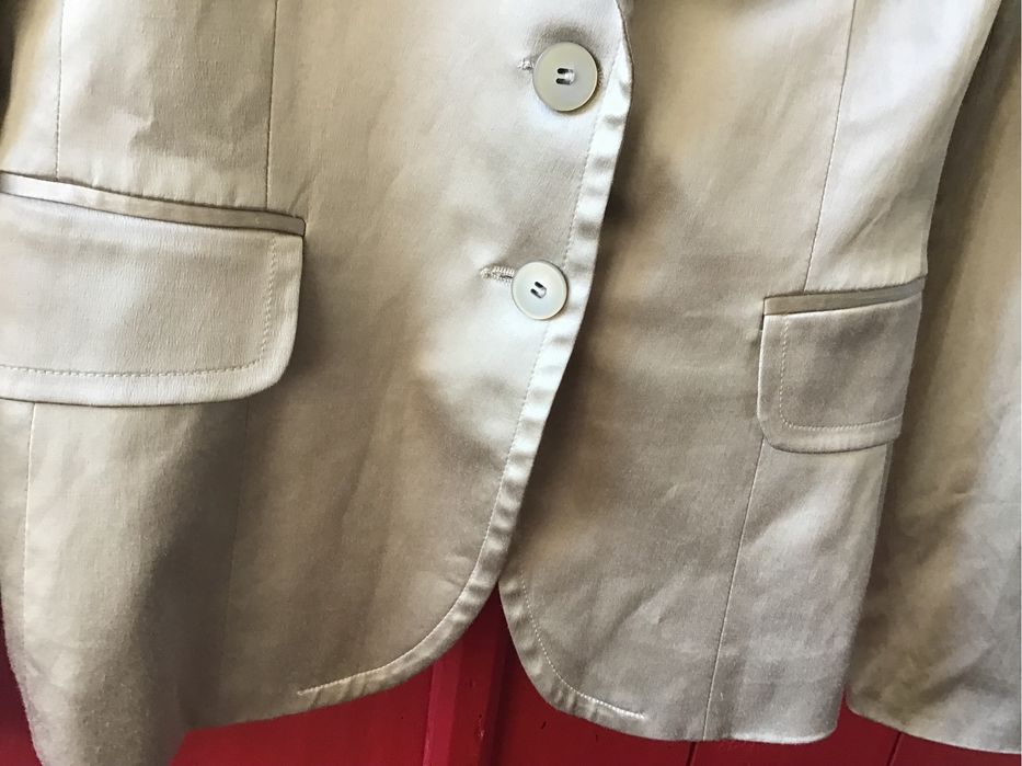 Blazer vintage acetinado da Charles. Tamanho 38. Portes CTT incluídos . Descida de preço.