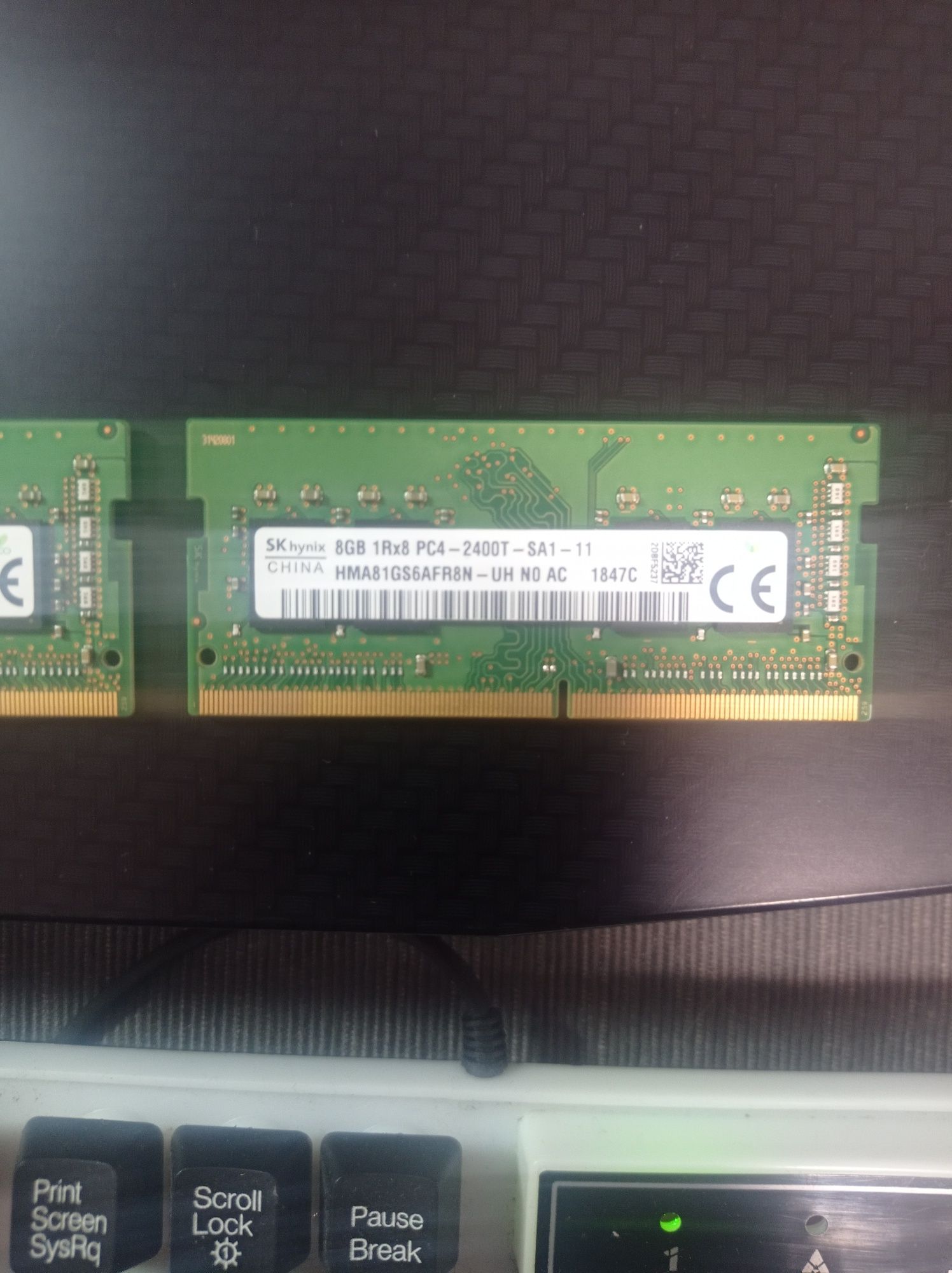 Оперативна пам'ять SK hynix SO-DIMM ddr4 2x8gb 1Rx8 PC4-2400t DDR4