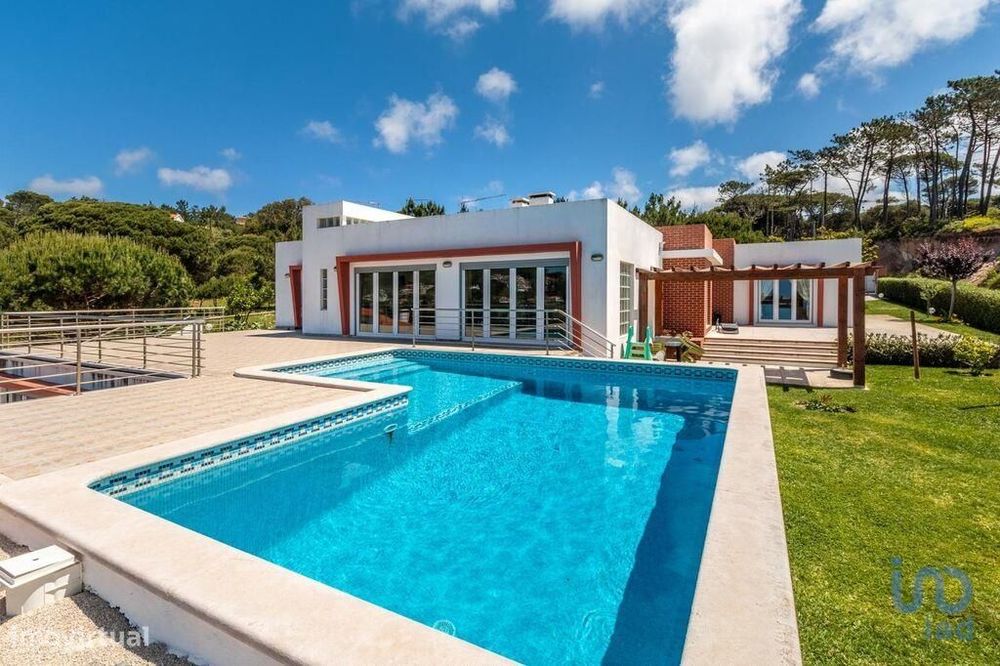 Propriedade T4 em Foz do Arelho de 314,00 m2
