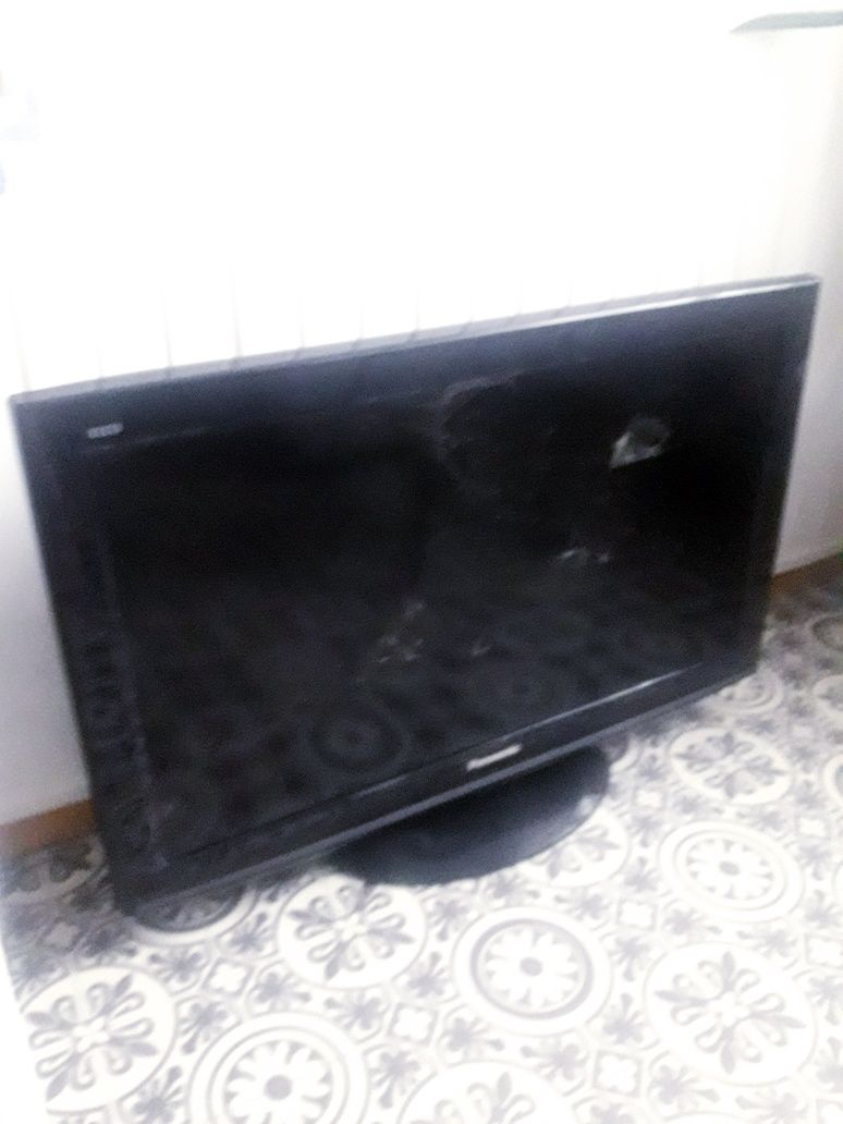 Telewizor Panasonic TX-L32X10YA 32 cale na części