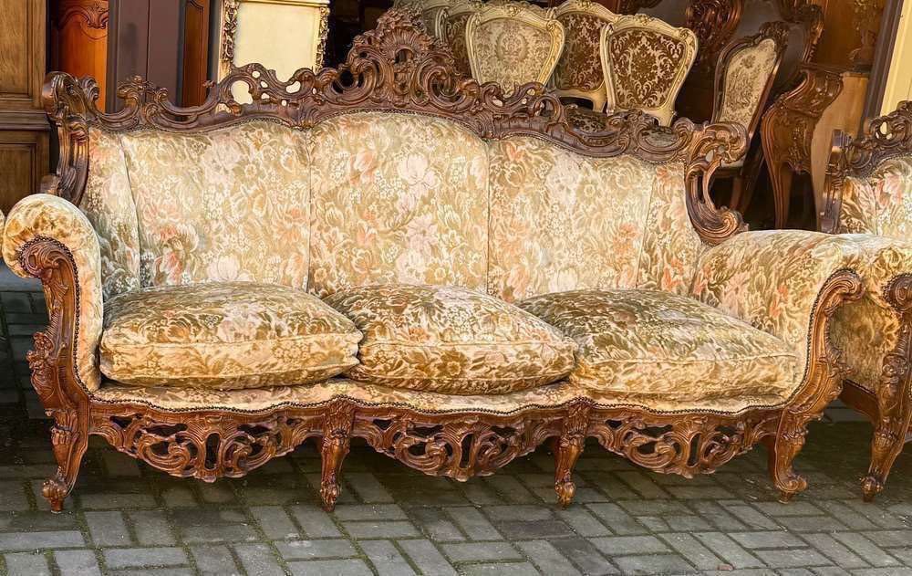 Bogato rzeźbiony włoski komplet wypoczynkowy