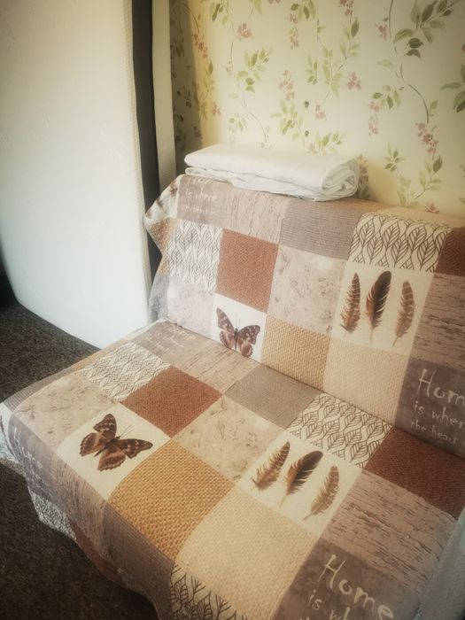 Łóżko, kanapa składana z materacem na wymiar.