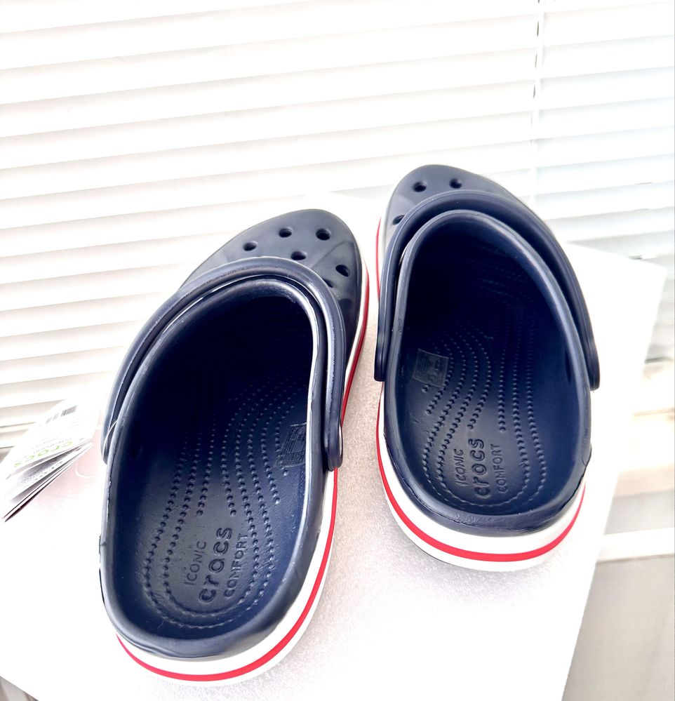 Crocs Крокс нові 37 М6 W8