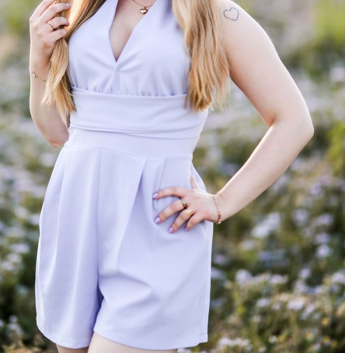 Fioletowy kombinezon letni