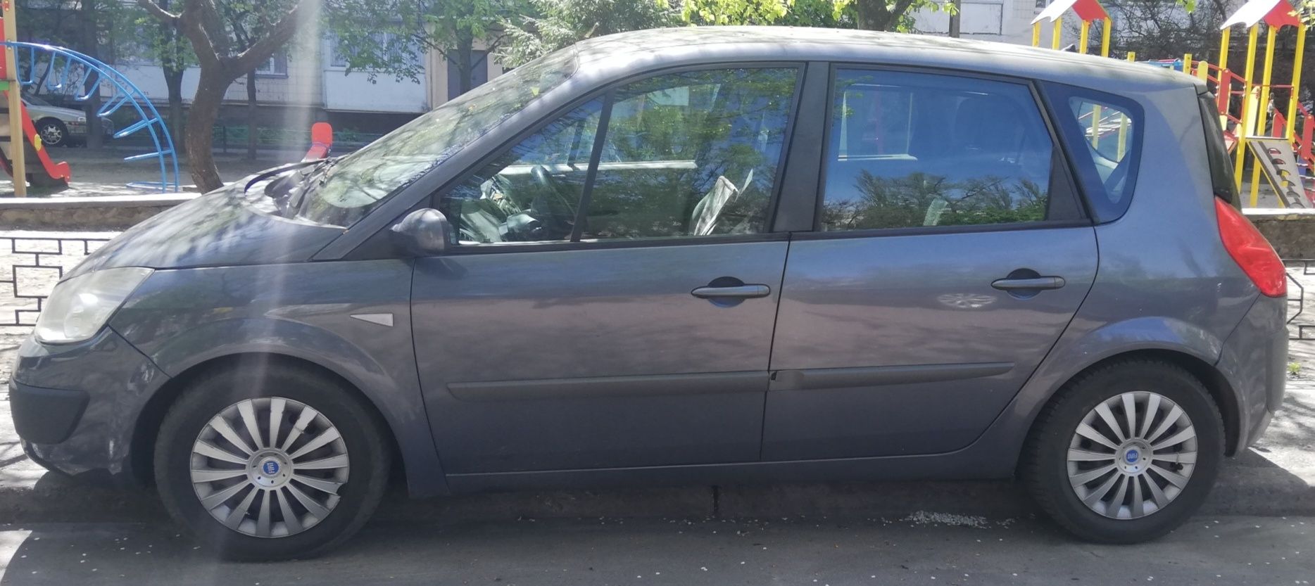 Renault Scenic 2007 року 1,9 дизель