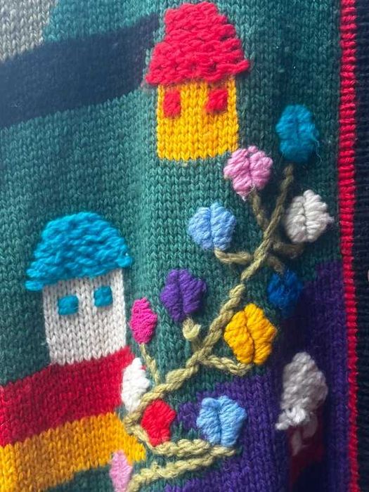 Kolorowy sweter unikat hand made kwiaty domki